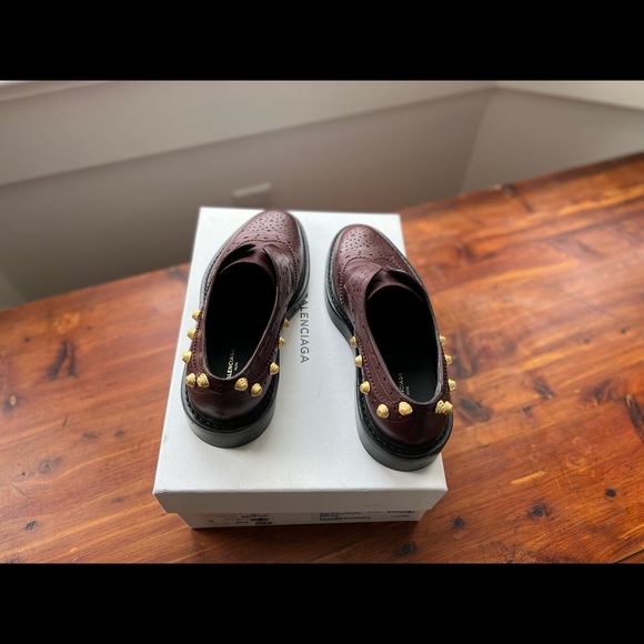 Balenciaga Bordeaux Oxfords/Brogues with gold hardware - Picture 3 of 9